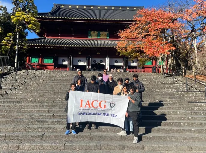 IACG students visiting a Japanese creative institution